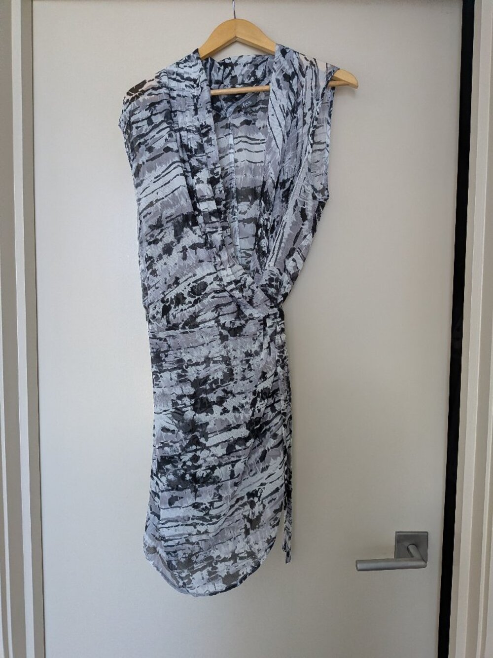 Wrap Tunic Gray White Black US 10 (Label AU 14)